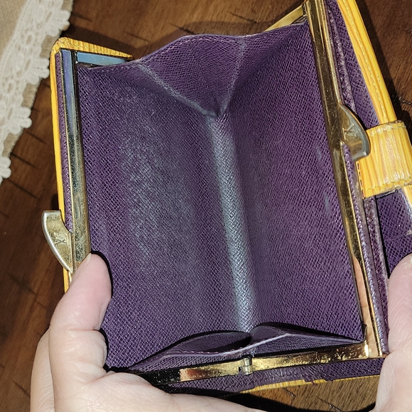 Authentic Louis Vuitton Epi yellow kisslock wallet - Picture 6 of 10
